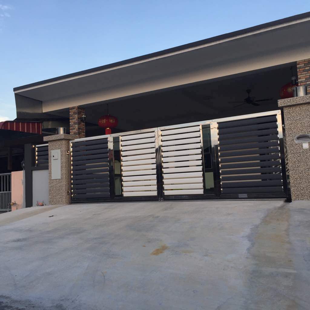 B & T STAINLESS STEEL CONSTRUCTION